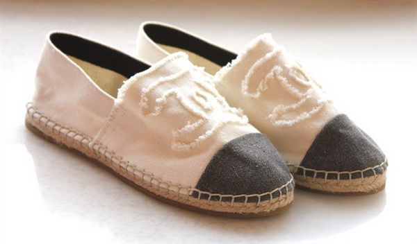 CHANEL Loafers Women--037